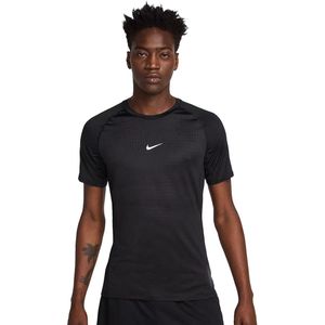 Nike m np breathe slim ss top in de kleur zwart.