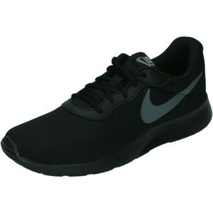 Nike tanjun refine in de kleur zwart.