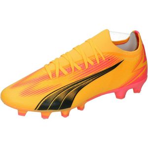 Puma ultra match fg/ag in de kleur oranje.