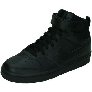 Nike court borough mid 2 in de kleur zwart.