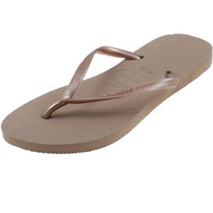 Havaianas slim in de kleur goud.
