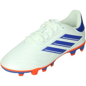 Adidas copa pure 2 club fxg j in de kleur wit.