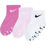 Nike gripper sokken 3pack in de kleur roze.