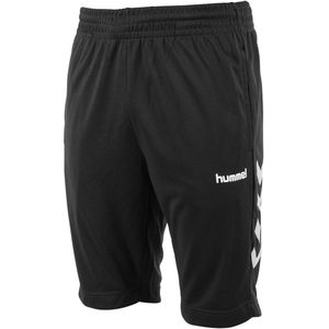 Hummel authentic training short in de kleur zwart.