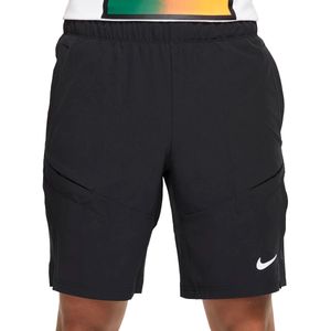Nike court advantage short in de kleur zwart.
