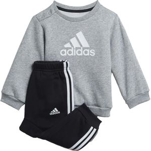 Adidas badge of sport joggingpak in de kleur grijs.