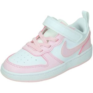 Nike court borough low recraft in de kleur roze.