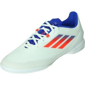 Adidas f50 league in ft in de kleur wit.