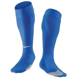 Nike park iv voetbalkousen in de kleur blauw.