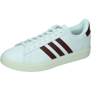 Adidas grand court cloudfoam comfort in de kleur wit.