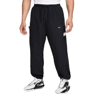 Nike icon dri-fit woven broek in de kleur zwart.