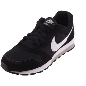 Nike md runner 2 in de kleur zwart/wit.