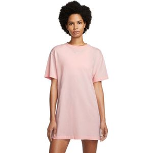 Nike sportswear essential jurk in de kleur roze.