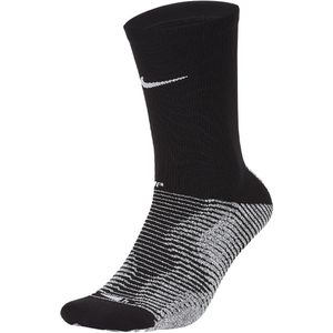 Nike grip strike crew sokken in de kleur zwart.