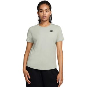 Nike sportswear club essential t-shirt in de kleur groen.