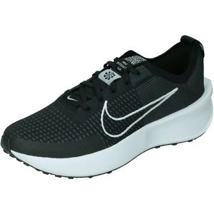 Nike interact run road running shoes in de kleur zwart.