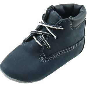 Timberland crib bootie with hat in de kleur marine.