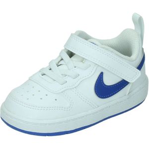 Nike court borough low recraft in de kleur wit.