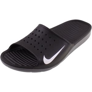 Nike solar soft badslippers in de kleur zwart.