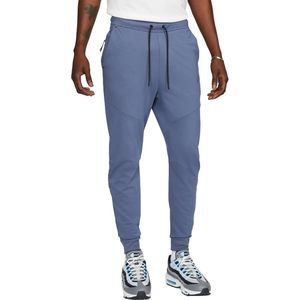 Nike tech fleece lightweight joggingbroek in de kleur blauw.