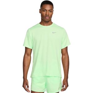 Nike dri-fit uv miler hardloopshirt in de kleur groen.