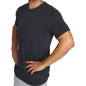 Under armour sportstyle left chest t-shirt in de kleur zwart.
