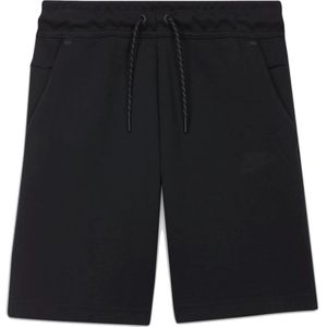 Nike tech fleece short in de kleur zwart.