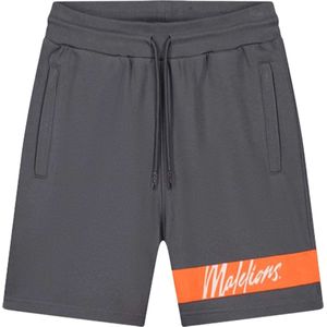 Malelions captain short in de kleur grijs.