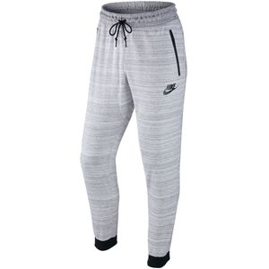 Nike sportswear advance 15 joggingbroek in de kleur wit.