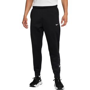 Nike therma-fit tapered joggingbroek in de kleur zwart.