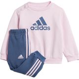 Adidas badge of sport joggingpak in de kleur roze.