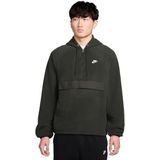 Nike club winter top in de kleur groen.