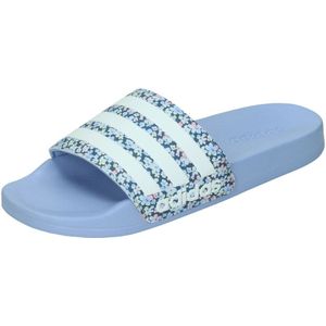 Adidas adilette shower badslippers in de kleur paars.