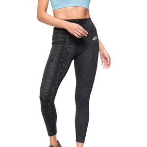 Nike air epic fast 7/8-legging in de kleur zwart.