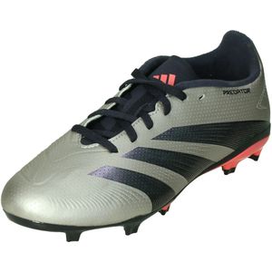 Adidas predator league fg in de kleur zilver.