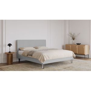BRUNO Classic bed 160x200cm in lichtgrijs | Matrashardheid: Standaard (H3) | Inclusief matras, lattenbodem en metalen poten