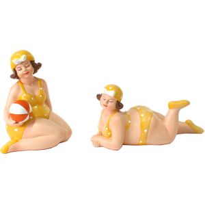 Woonkamer decoratie beeldjes set van 2 dikke dames - geel badpak - 11 cm