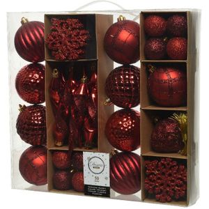 50x Rode kerstballen en figuur hangers 4-8-15 cm kunststof mix