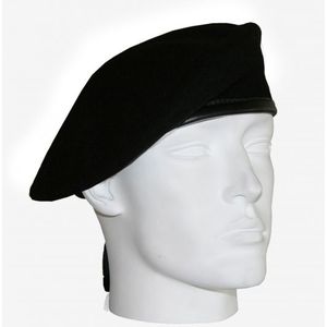 Soldaten baret zwart