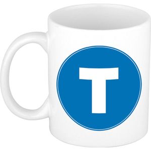 Mok / beker met de letter T blauwe bedrukking voor het maken van een naam / woord of team