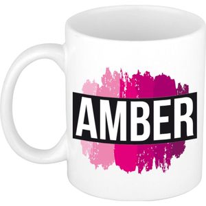 Naam cadeau mok / beker Amber  met roze verfstrepen 300 ml
