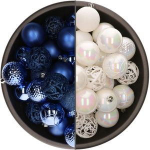 74x stuks kunststof kerstballen mix van parelmoer wit en kobalt blauw 6 cm