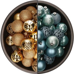 74x stuks kunststof kerstballen mix van goud en ijsblauw 6 cm