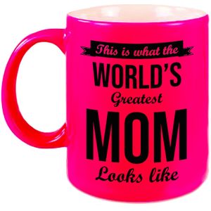 Worlds Greatest Mom cadeau koffiemok / theebeker neon roze 330 ml