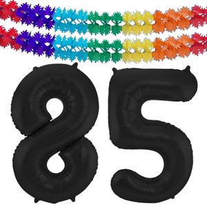 Grote folie ballonnen cijfer 85 in het zwart 86 cm en 2x feestslingers