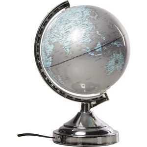 Decoratie wereldbol/globe zilver met verlichting op metalen voet 20 x 32 cm