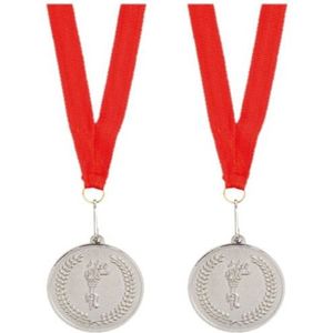 12x stuks zilveren medaille tweede prijs aan rood lint