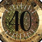 Verjaardag feest bordjes leeftijd - 20x - 40 jaar - goud - karton - 22 cm - rond