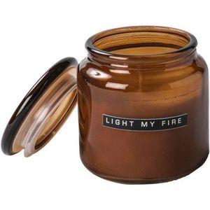 Wellmark Geurkaars Groot bruin glas Cedarwood tekst LIGHT MY FIRE 8720165018796