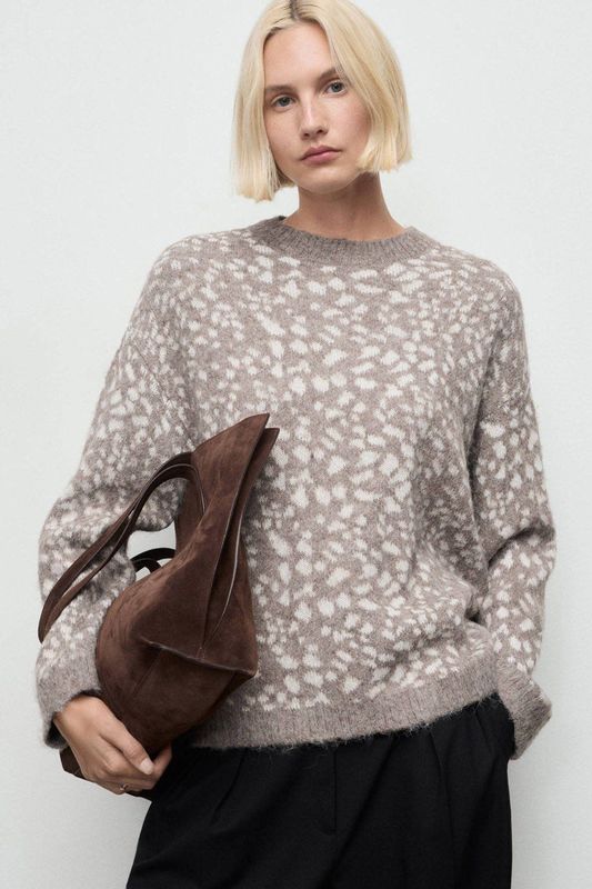 MANGO - Pitiusa - Gebreide Trui - Bruin / Wit - V-hals - Dierenprint